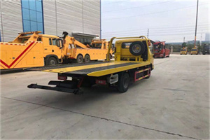 子长非事故拖车